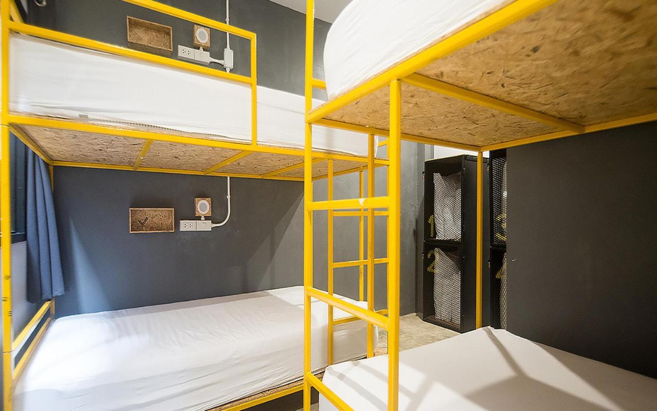 Bed Hostel Phuket Екстериор снимка