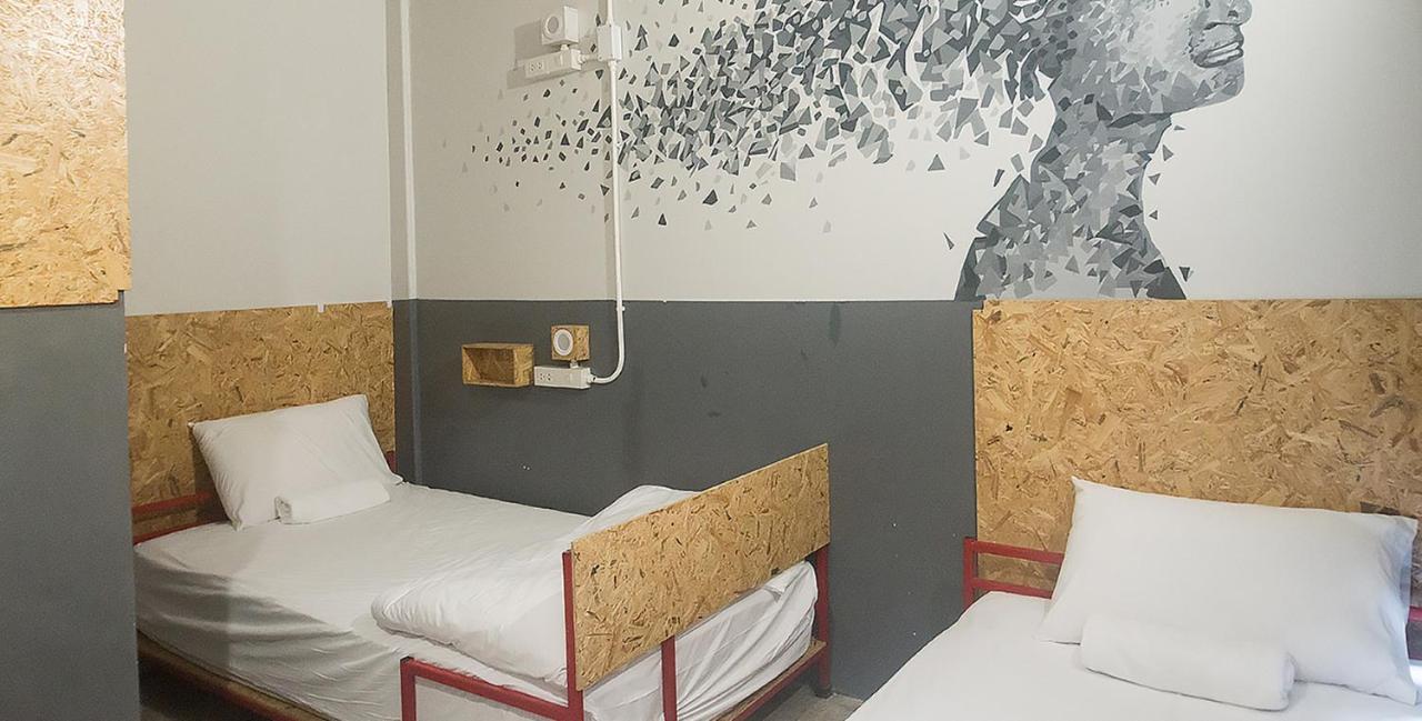 Bed Hostel Phuket Екстериор снимка