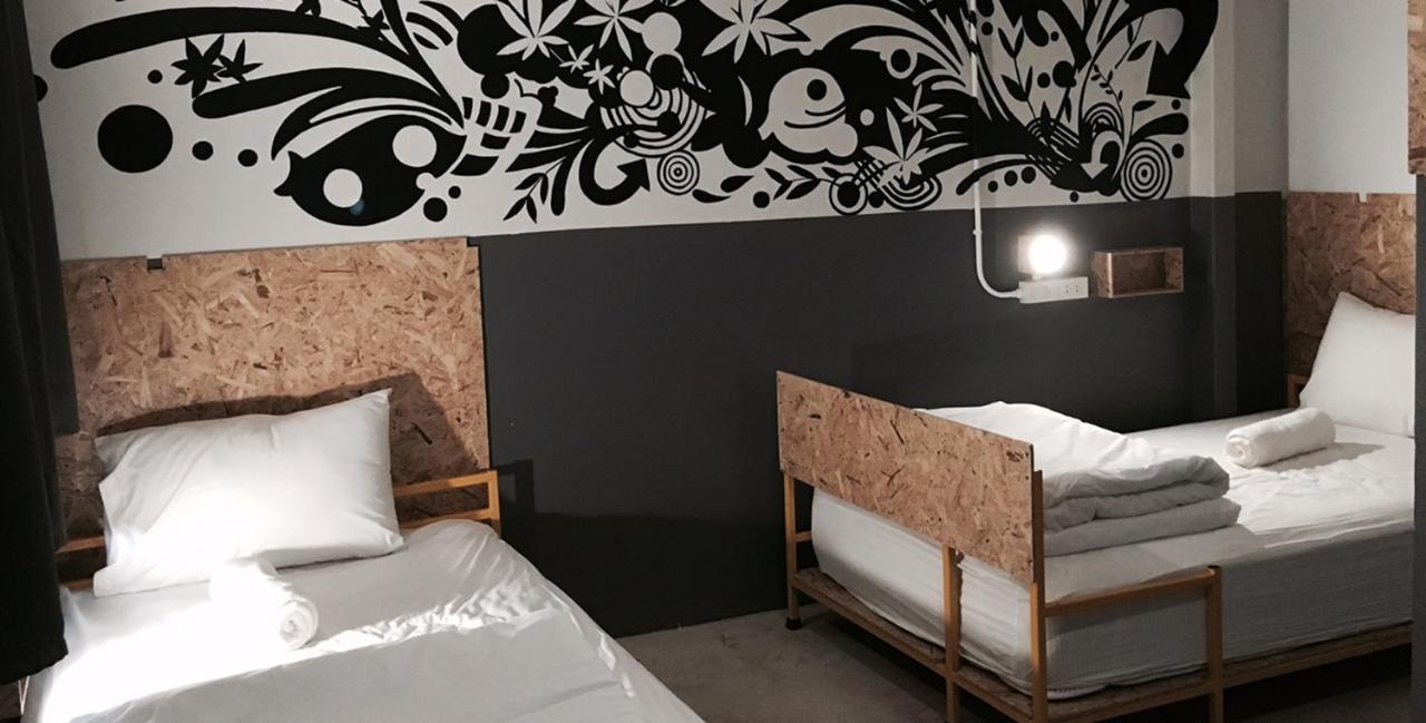 Bed Hostel Phuket Екстериор снимка